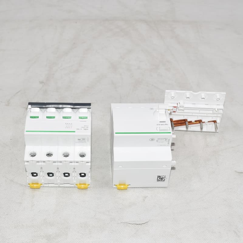 Schneider Electric compatible Miniature Circuit Breaker IC65L-C16A-4P VEA 100MA - Front View