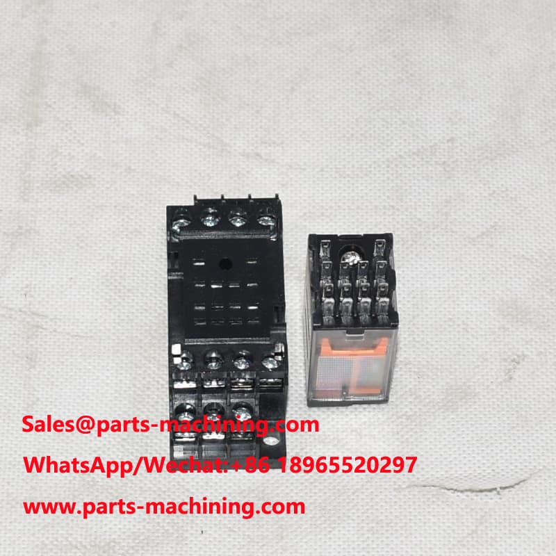 رله مینیاتوری RXM4AB2P7 230 ولت AC 6 آمپر سوکت RXZE1M4C 7A